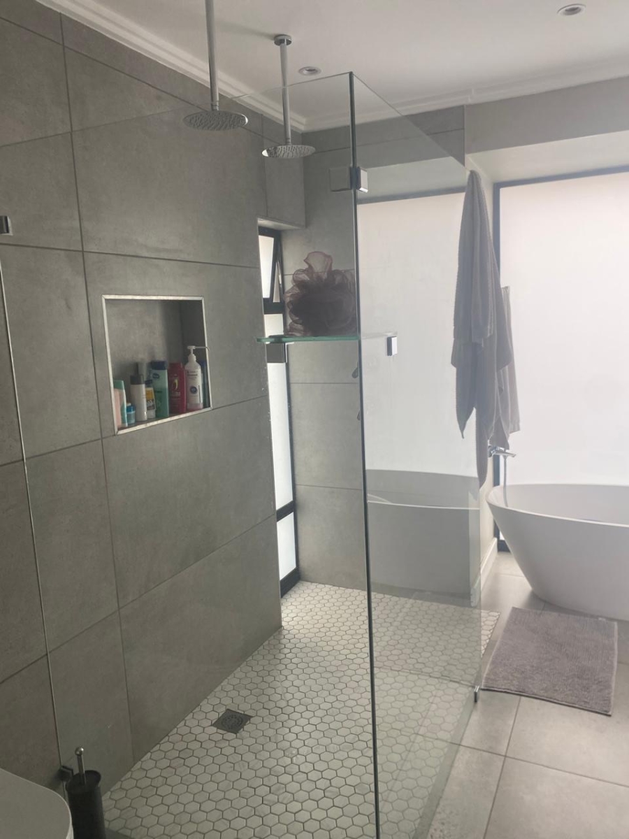 4 Bedroom Property for Sale in Le Grand Golf Estate Western Cape